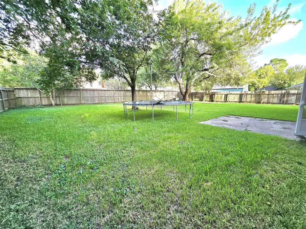 5205 Winding Brook Drive Dickinson, TX 77539
