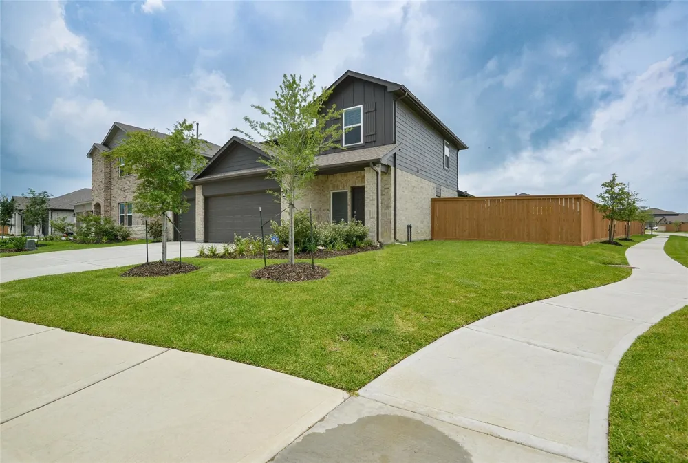 1055 Llano Trail Dayton, TX 77535
