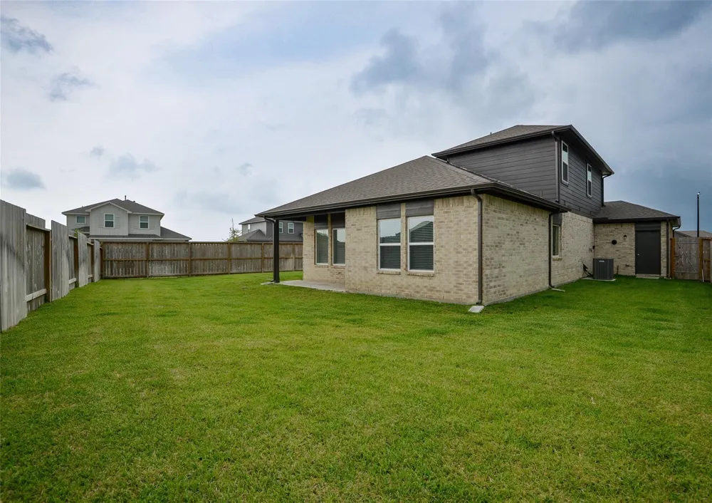 1055 Llano Trail Dayton, TX 77535
