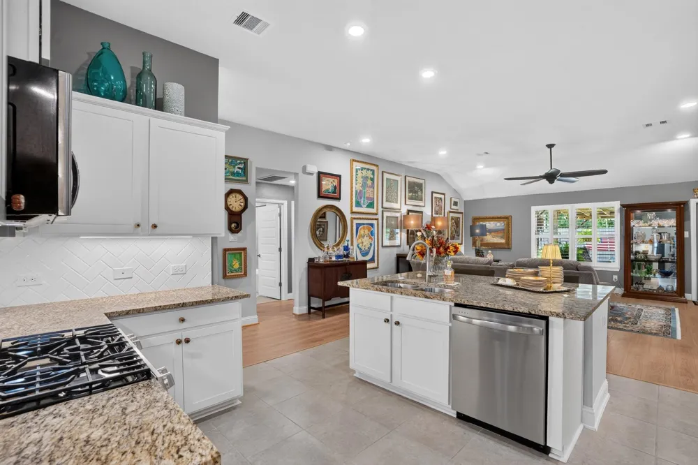 30183 Alpine Aster Lane Cleveland, TX 77327