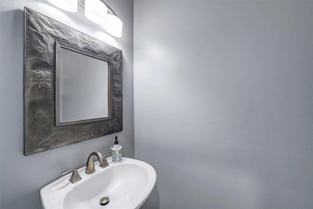402 Lakeside Boulevard Sugar Land, TX 77478