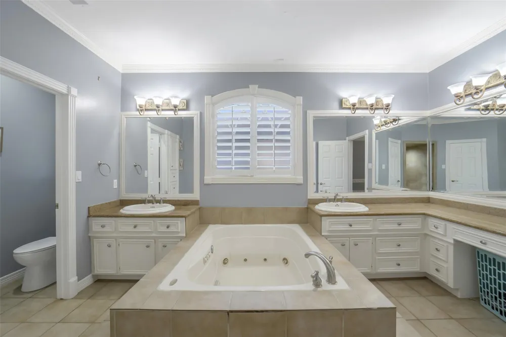 402 Lakeside Boulevard Sugar Land, TX 77478