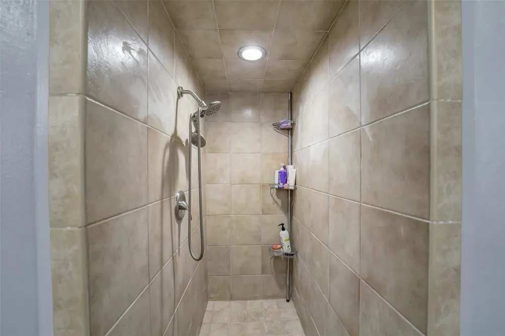 402 Lakeside Boulevard Sugar Land, TX 77478