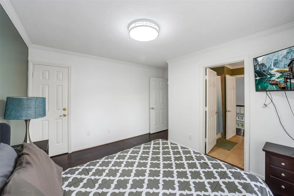 402 Lakeside Boulevard Sugar Land, TX 77478