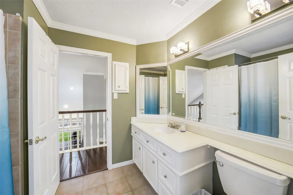 402 Lakeside Boulevard Sugar Land, TX 77478