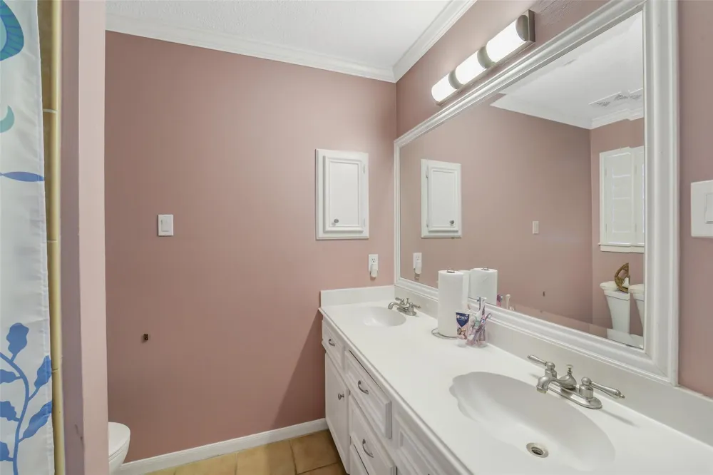 402 Lakeside Boulevard Sugar Land, TX 77478