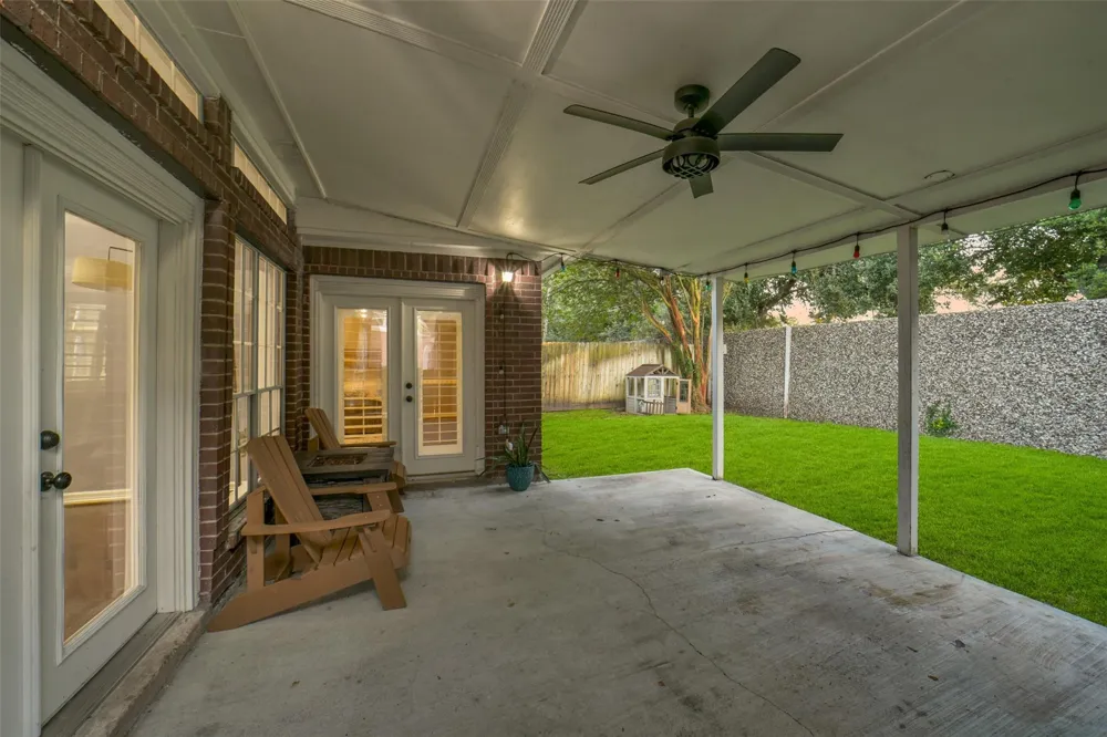 402 Lakeside Boulevard Sugar Land, TX 77478