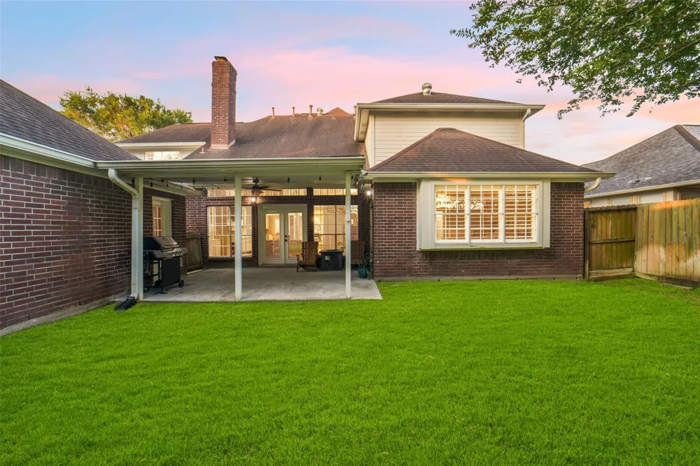 402 Lakeside Boulevard Sugar Land, TX 77478