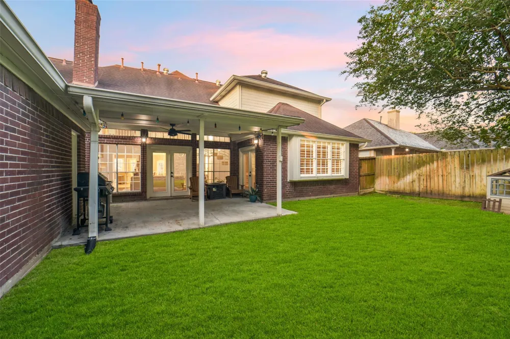 402 Lakeside Boulevard Sugar Land, TX 77478