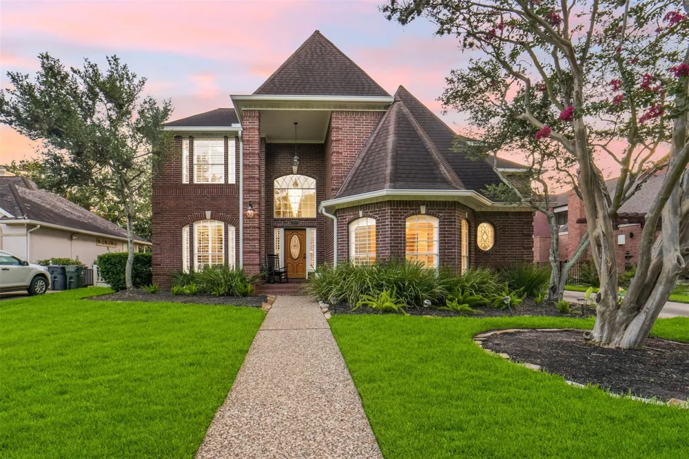 402 Lakeside Boulevard Sugar Land, TX 77478