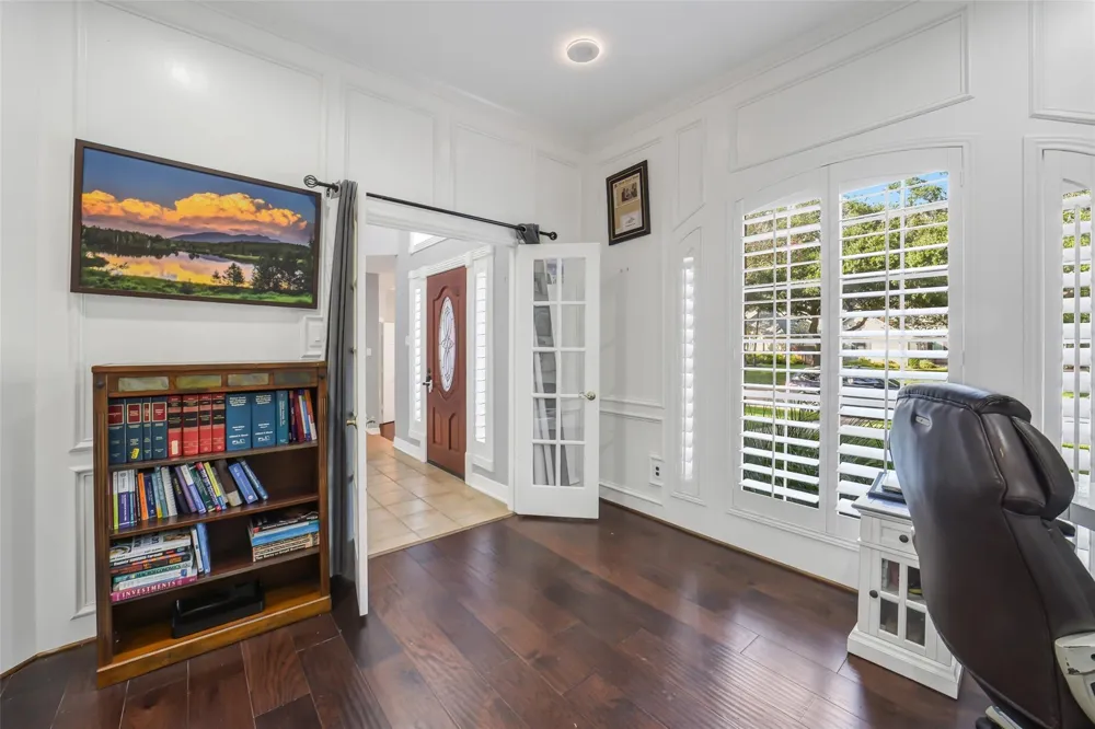 402 Lakeside Boulevard Sugar Land, TX 77478