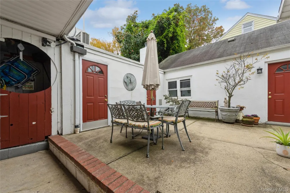 51 Spring Street #C Oyster Bay, NY 11771
