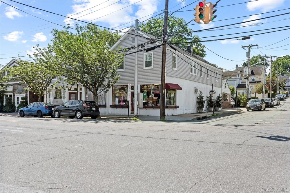 51 Spring Street #C Oyster Bay, NY 11771