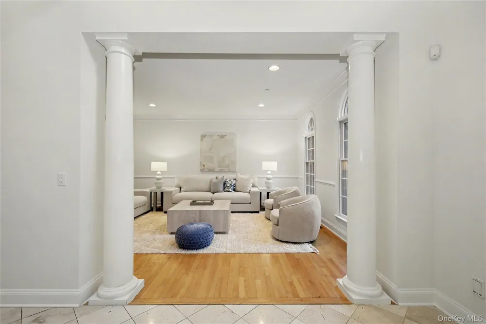 11 Faith Lane Ardsley, NY 10502