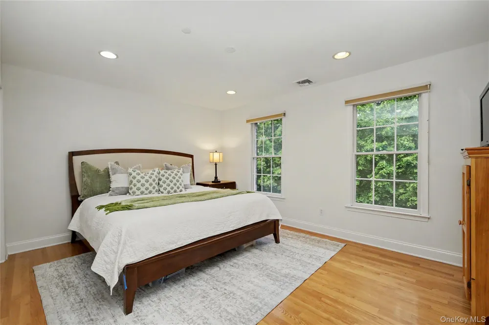 11 Faith Lane Ardsley, NY 10502