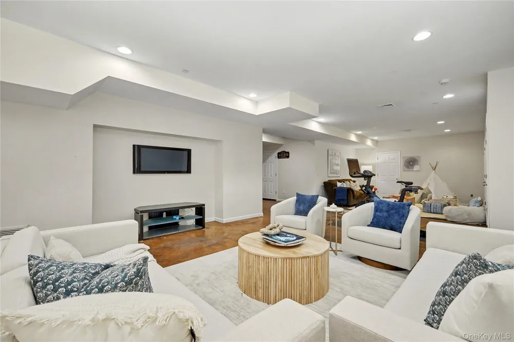 11 Faith Lane Ardsley, NY 10502