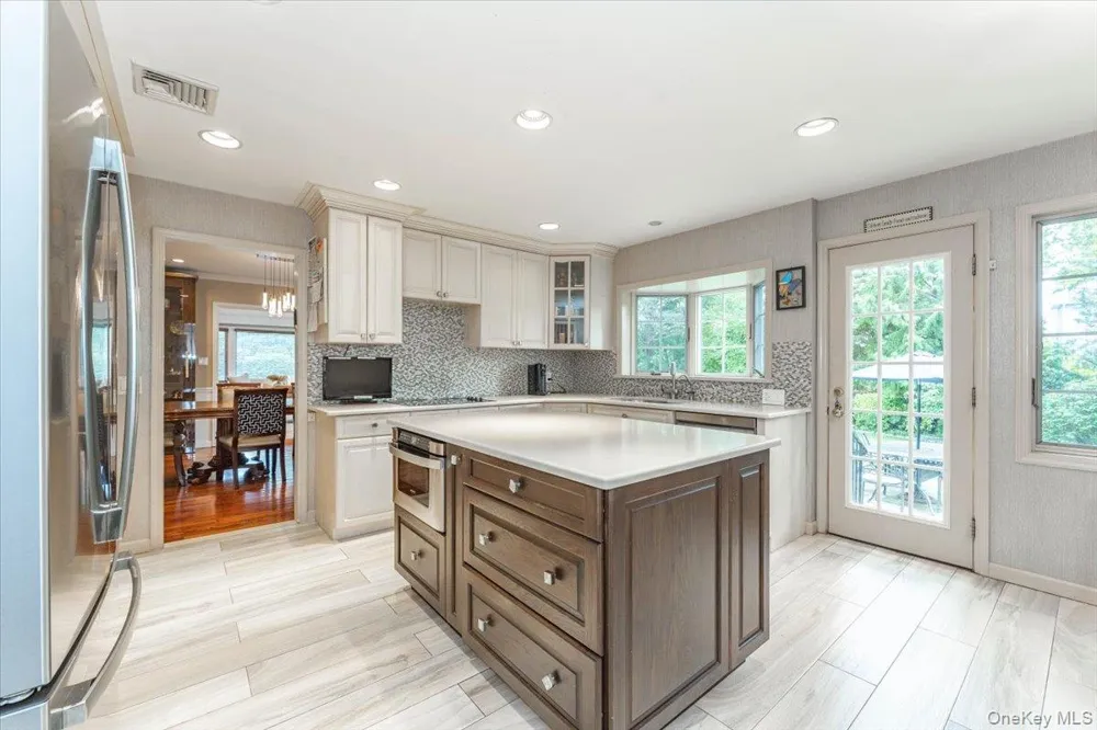616 Woodmere Boulevard Woodmere, NY 11598