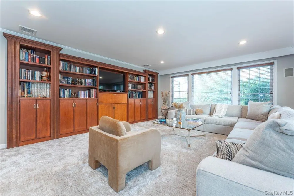 616 Woodmere Boulevard Woodmere, NY 11598