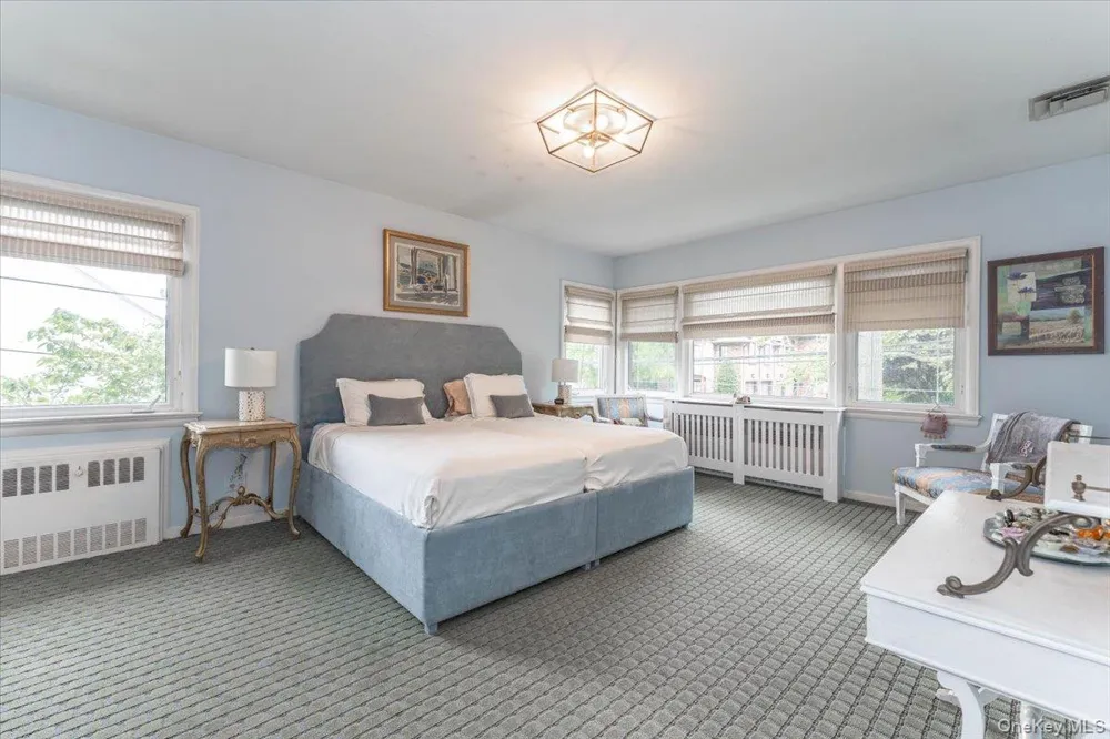 616 Woodmere Boulevard Woodmere, NY 11598