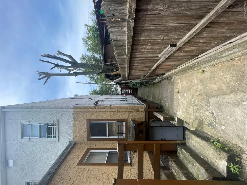 1011 Hemlock Street Brooklyn, NY 11208