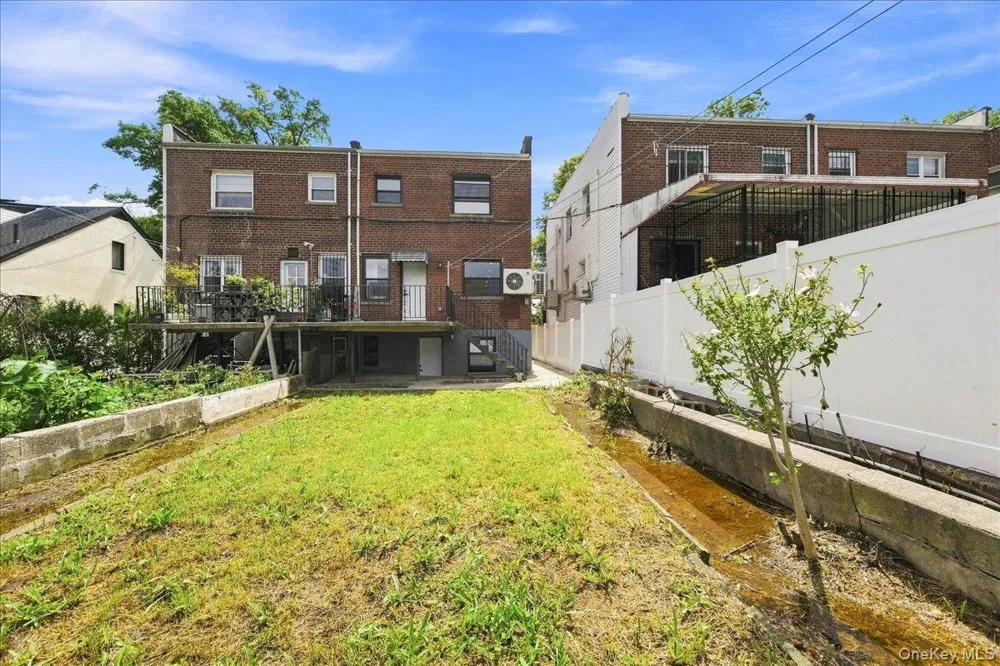 1463 Pelham Parkway Bronx, NY 10469