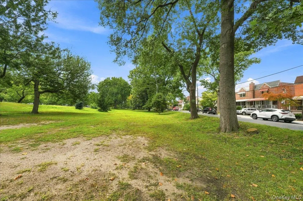 1463 Pelham Parkway Bronx, NY 10469