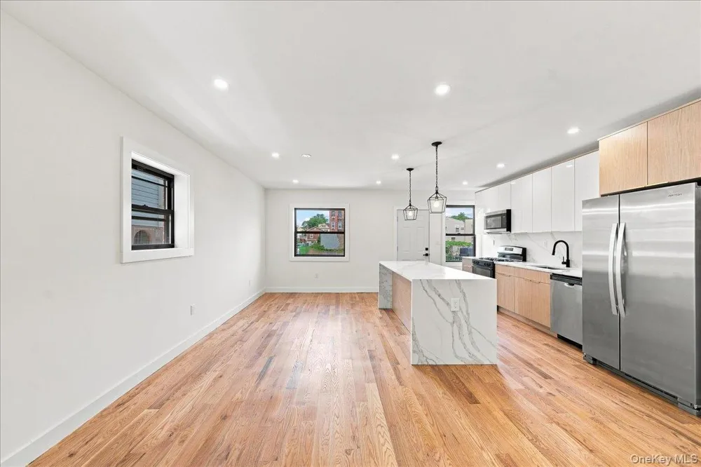 1463 Pelham Parkway Bronx, NY 10469