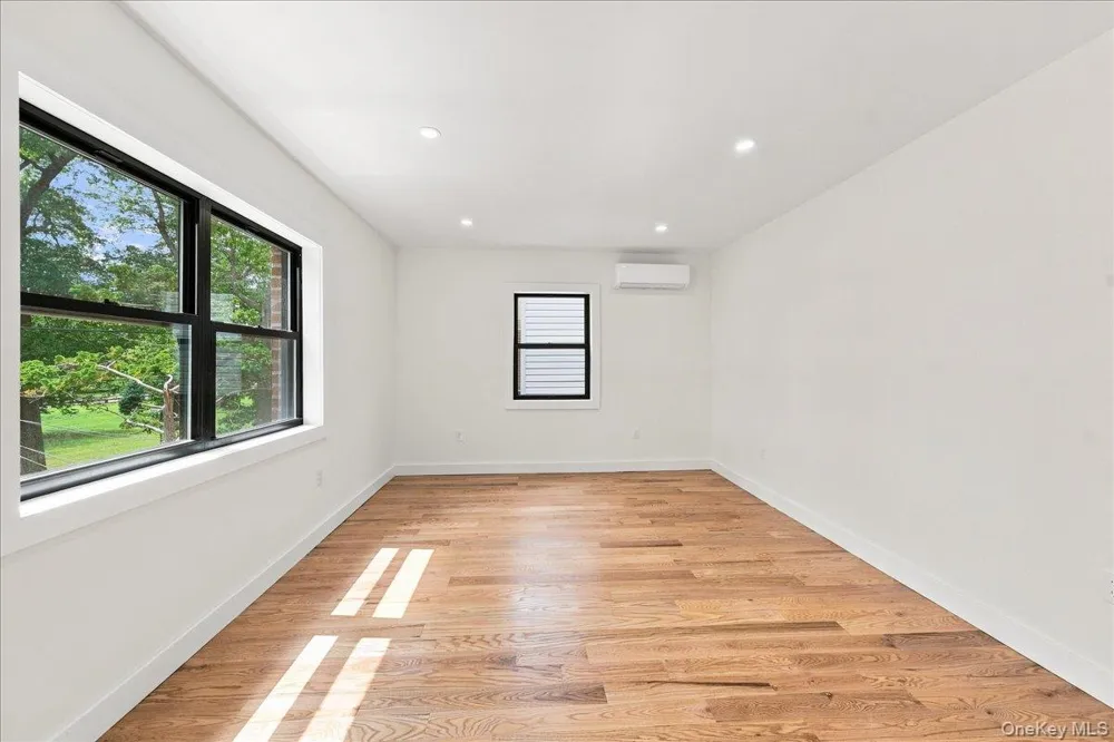 1463 Pelham Parkway Bronx, NY 10469