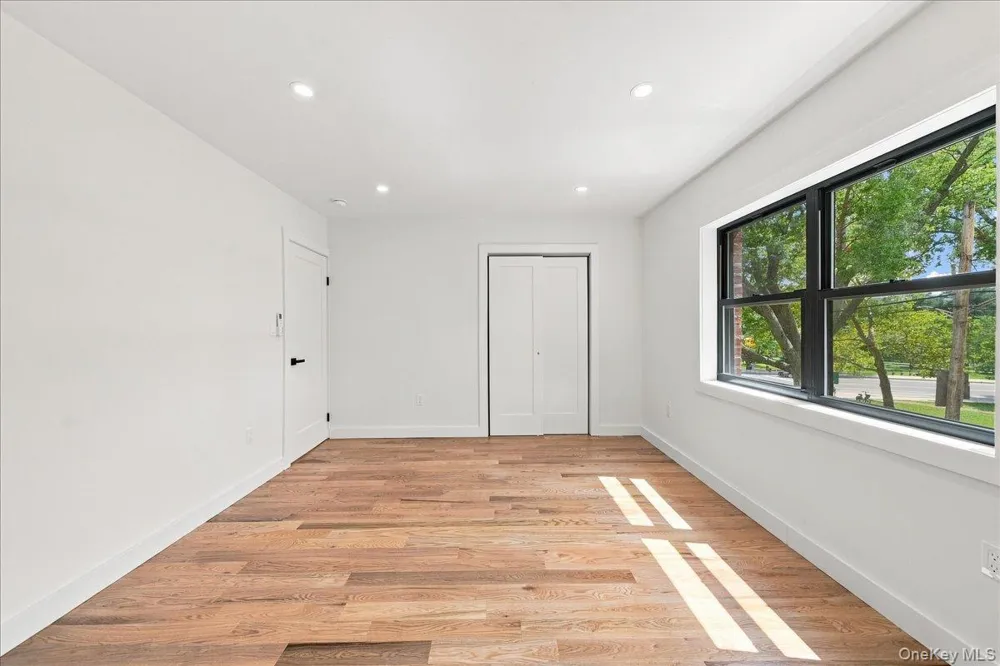 1463 Pelham Parkway Bronx, NY 10469