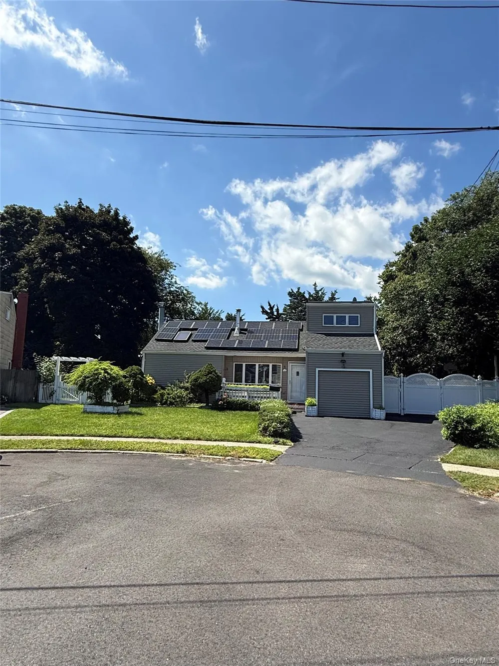 4 Sandy Court Deer Park, NY 11729