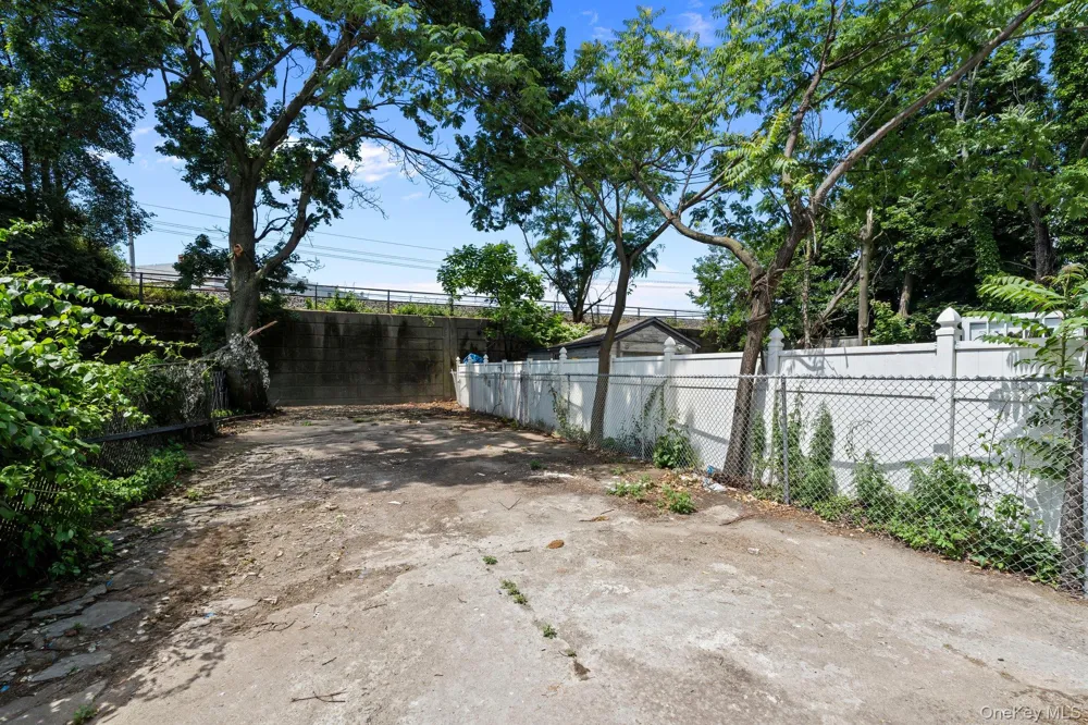137-64 Westgate Street Springfield Gardens, NY 11413