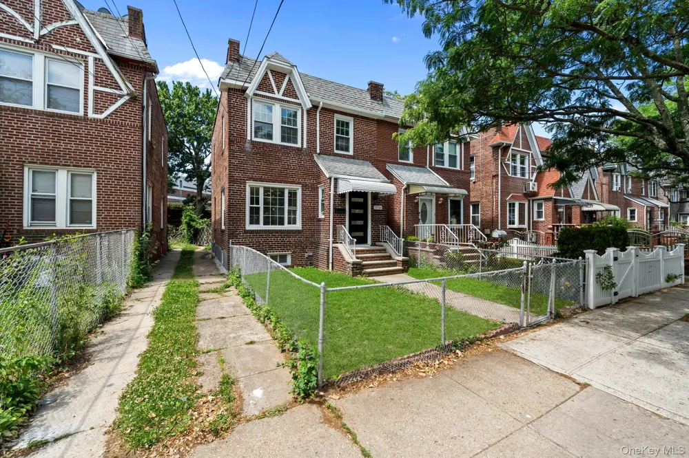 137-64 Westgate Street Springfield Gardens, NY 11413