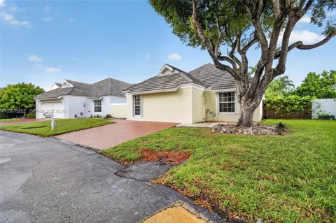 9943 NW 47th Ter