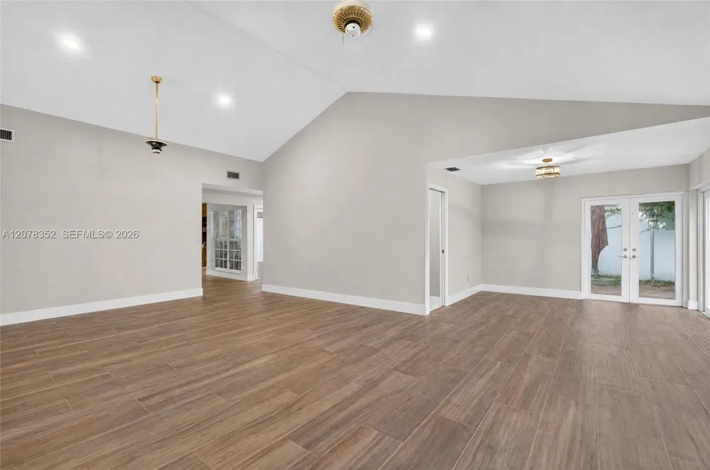 9943 NW 47th Ter Doral, FL 33178