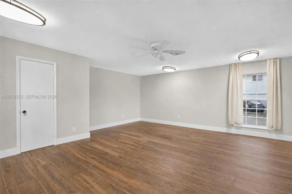 9943 NW 47th Ter Doral, FL 33178