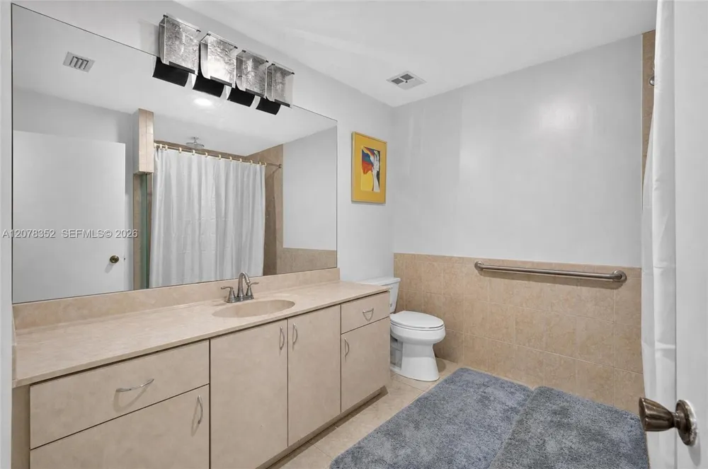 9943 NW 47th Ter Doral, FL 33178