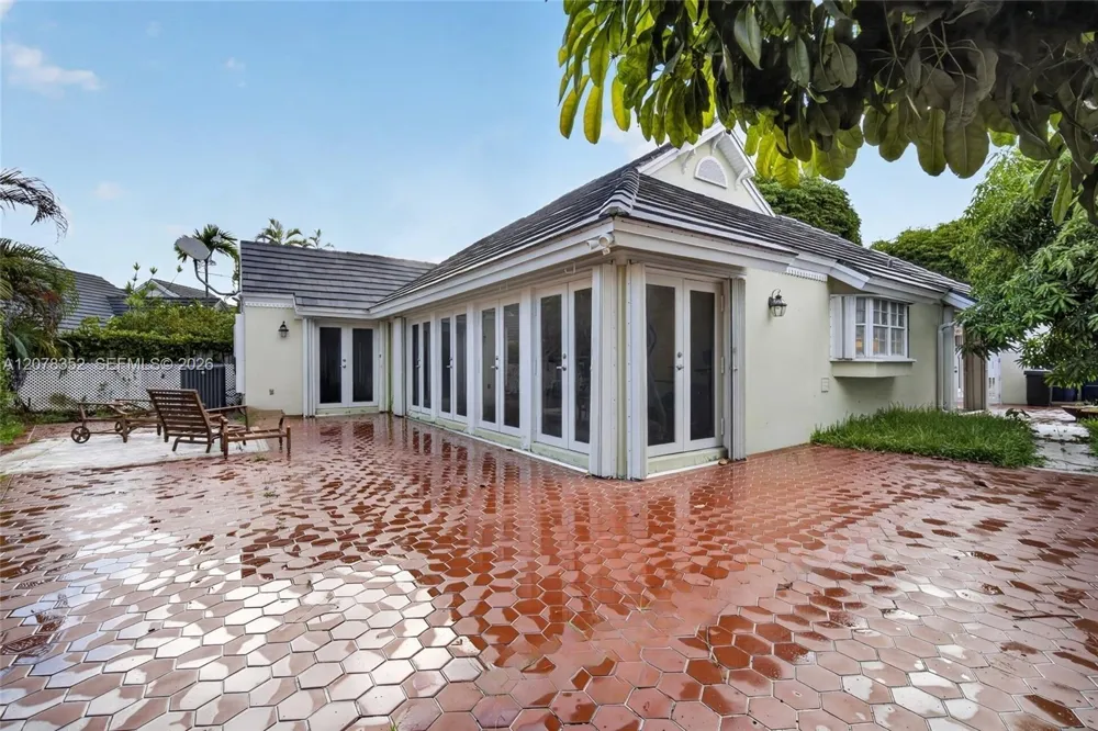 9943 NW 47th Ter Doral, FL 33178