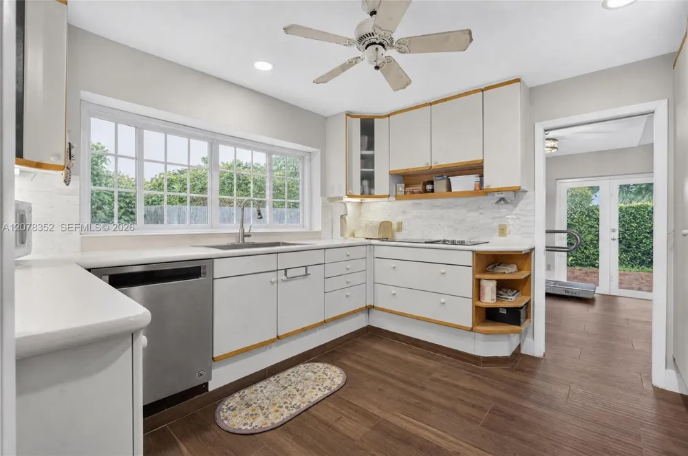 9943 NW 47th Ter Doral, FL 33178