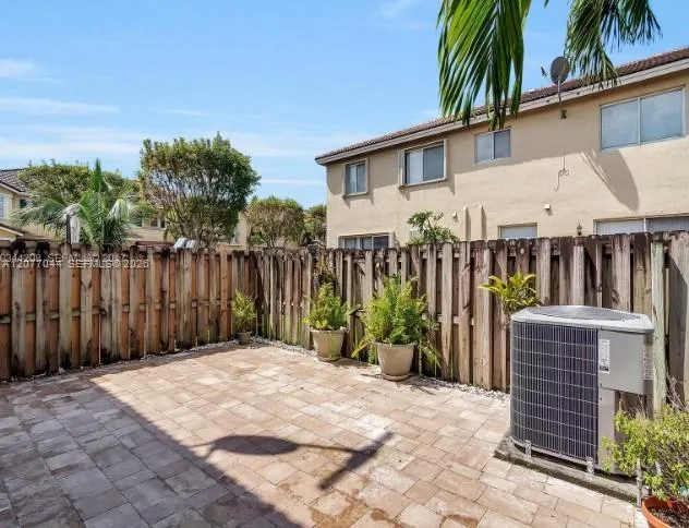5614 NW 112th Pl Doral, FL 33178