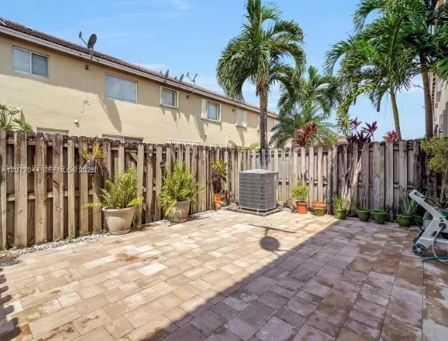 5614 NW 112th Pl Doral, FL 33178