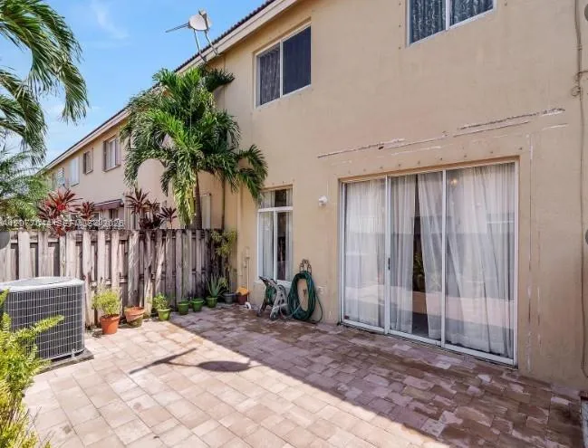 5614 NW 112th Pl Doral, FL 33178