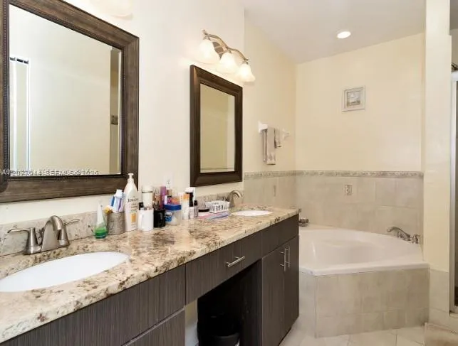 5614 NW 112th Pl Doral, FL 33178