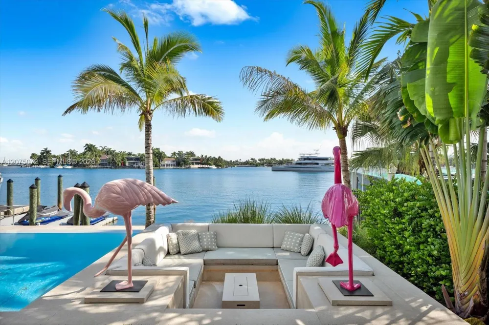 375 Hibiscus Dr Miami Beach, FL 33139