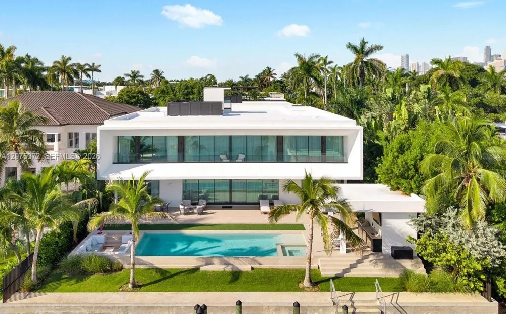 375 Hibiscus Dr Miami Beach, FL 33139