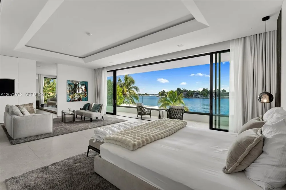 375 Hibiscus Dr Miami Beach, FL 33139