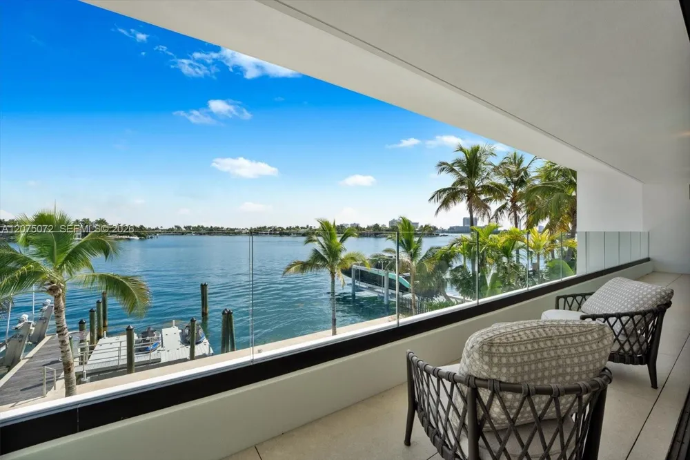 375 Hibiscus Dr Miami Beach, FL 33139