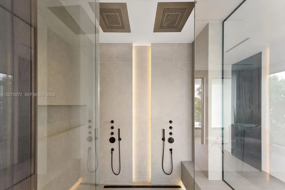 375 Hibiscus Dr Miami Beach, FL 33139