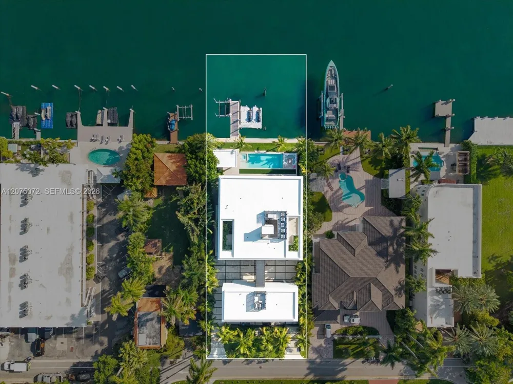 375 Hibiscus Dr Miami Beach, FL 33139