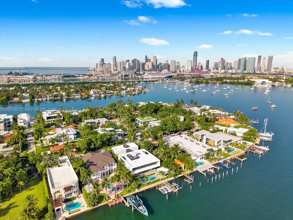375 Hibiscus Dr Miami Beach, FL 33139