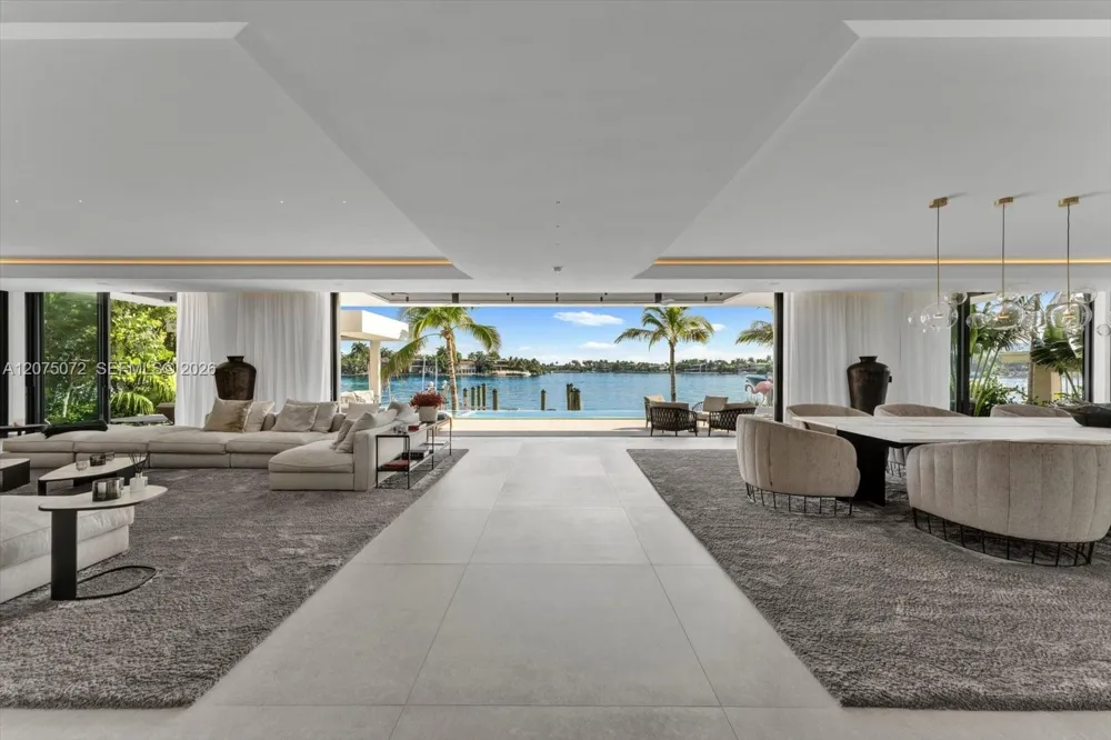 375 Hibiscus Dr Miami Beach, FL 33139